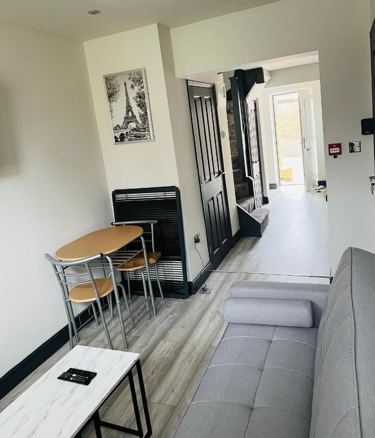 Green Lantern, Private En-Suite Double Bedroom 阿夫雷 外观 照片